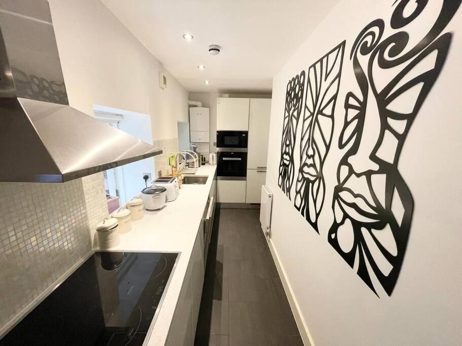 לונדון Immaculate Covent Garden Apartment מראה חיצוני תמונה